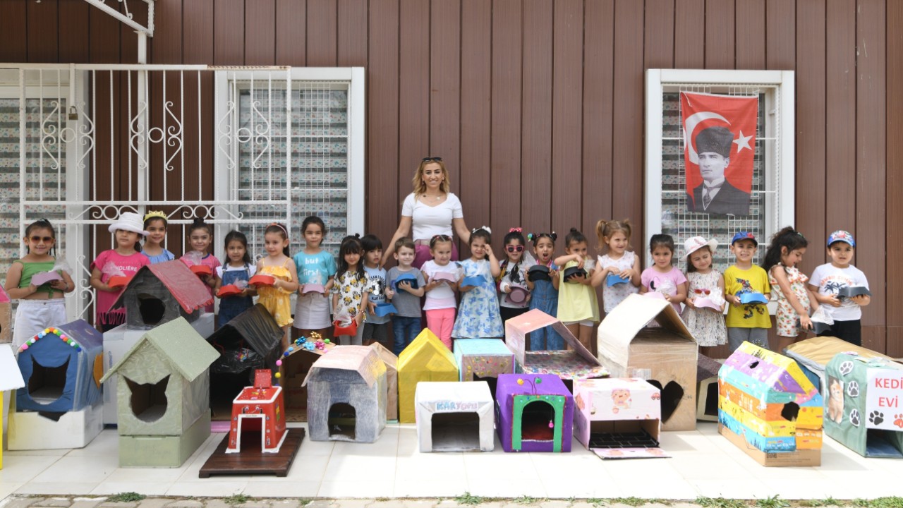 Bornova’da can dostlarına “minik” dokunuş