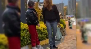 İstanbul'da kahreden görüntüler: Kızını önce darp etti sonra bırakıp gitti