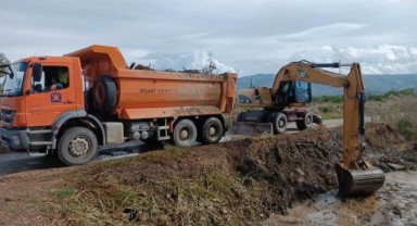 İZSU ekipleri Selçuk’ta derelerden 17 bin ton malzeme çıkardı
