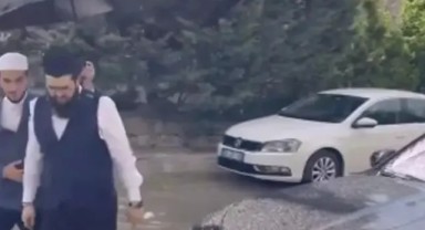 Servet içinde yaşayan Menzil şeyhinden çağrı: Lüks ve şatafattan uzak durun