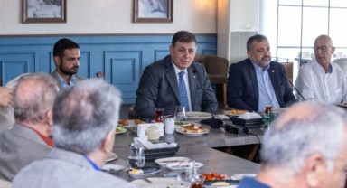 Başkan Tugay CHP yöneticileriyle buluştu