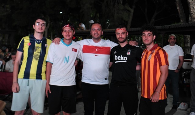 Bornova’da milli maç heyecanı