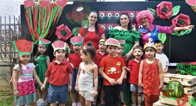 Bornovalı minikler Karpuz Festivali’nde eğlendi