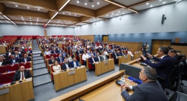 CHP Genel Başkanı Özel'den başkanlar zirvesi