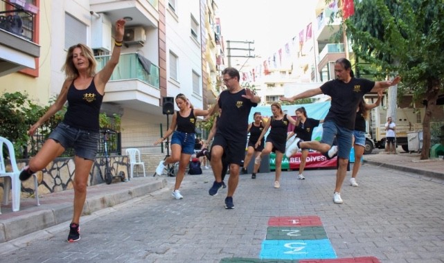 Karşıyaka’da sokaklar şenleniyor