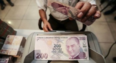 TL'de yatay seyir devam ediyor: Yoğun veri gündemi izlenecek