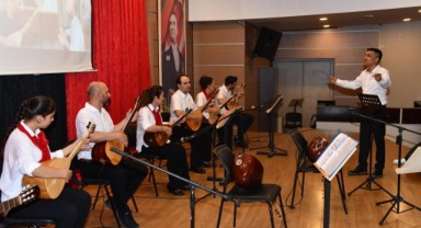 Çiğli Belediyesi Bağlama Kursiyerlerinden Eşsiz Konser