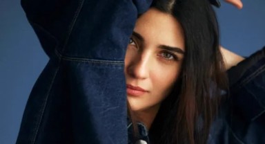 Hangi ünlü şarkıcı, Tuba Büyüküstün'ün kalbini kırdı?