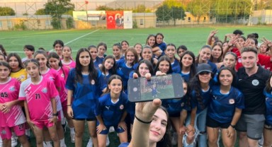 İzmir’in futbolcu kızları geleceğe umut oldu