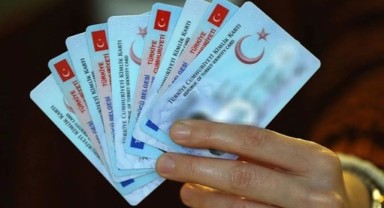 Kadınlar için soyadı düzenlemesi yargı paketinden çıkarıldı