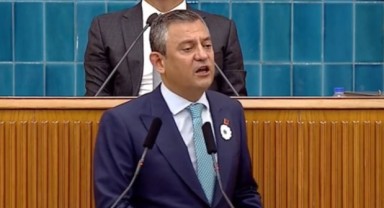 Özgür Özel, kürsüden çağrıda bulundu: 'Bu akşam 21.00'da başlıyoruz!'