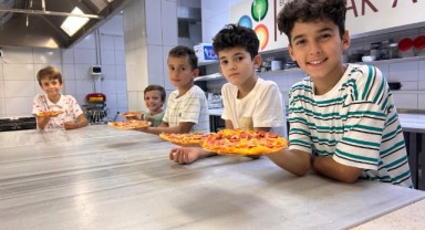 Bornova Belediyesi'nden minik şeflere pizza atölyesi