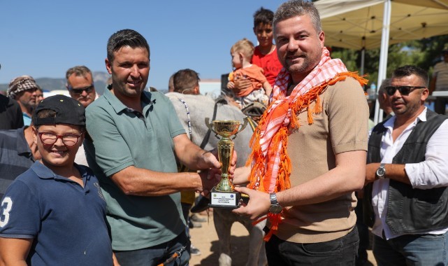 Buca’da Geleneksel Rahvan At Yarışları düzenlendi