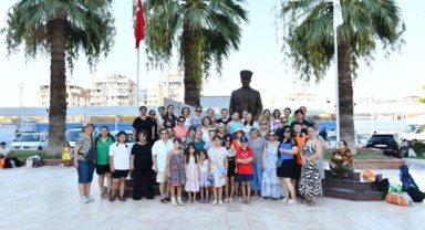 Çiğlili Kadın ve Çocuklar Denizin Keyfini Doyasıya Yaşadı