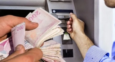 Emeklilerin Zam Farkları Bugün Yatıyor