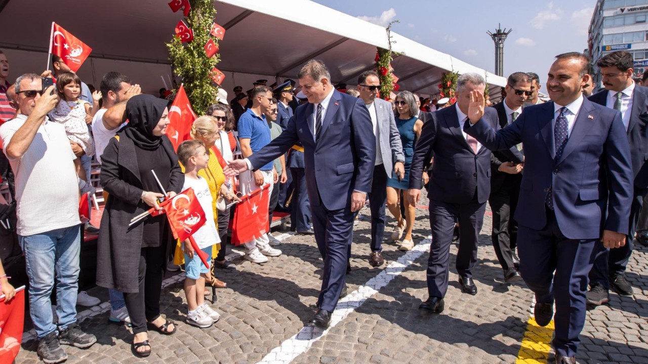İzmir'de 30 Ağustos Zafer Bayramı kutlamaları başladı