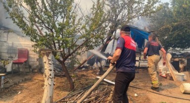 İzmir İtfaiyesi yangınlar için seferber oldu