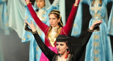 Karşıyaka’da halk oyunu bilmeyen kalmayacak