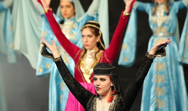Karşıyaka’da halk oyunu bilmeyen kalmayacak
