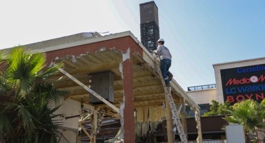 Tugay döneminde ruhsat verilmişti… Hiltown AVM’de yıkım!