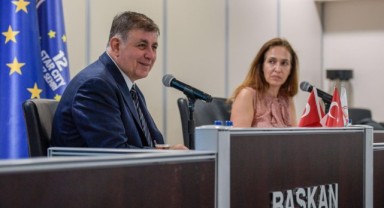 Tugay: Karşıyaka İskelesi'nin yenilenmesi gündemimizde