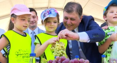 Urla’nın binlerce yıllık Bağbozumu Şenliği başladı
