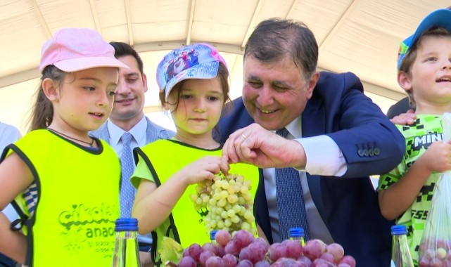 Urla’nın binlerce yıllık Bağbozumu Şenliği başladı