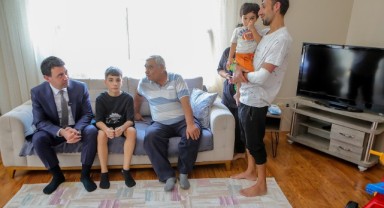 Başkan Önal’dan afetzede Arda’ya doğum günü sürprizi