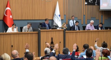 Başkan Tugay: Saygı ve bağlılıkla şehrimize hizmet edeceğiz