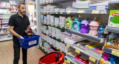 Başkan Tugay sözünü tuttu 14 bin öğrenci için 35 milyonluk destek sağlandı