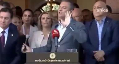 CHP lideri Özel, 'Mustafa Kemal'in askeriyiz deyin' diyen kişiye tepki gösterdi: Alın götürün kenara arkadaşı