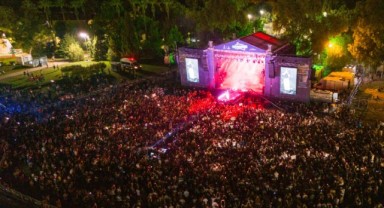 Çim Konserleri’nde “Motive” rüzgarı