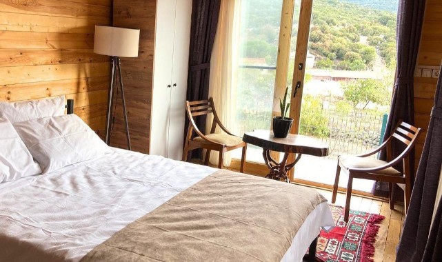 Dikili Katıralanı Köyü’nde Bungalov Farkı “Dikili Günebakan”
