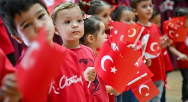 Başkan Eşki: “Cumhuriyet sevgisini minik yüreklerde yaşatıyoruz”