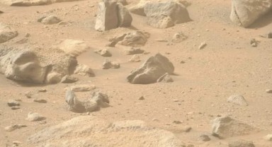 Mars’ta insan yüzü formunda ikinci kaya bulundu