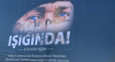 Buca’da Atatürk afişlerine çirkin saldırı