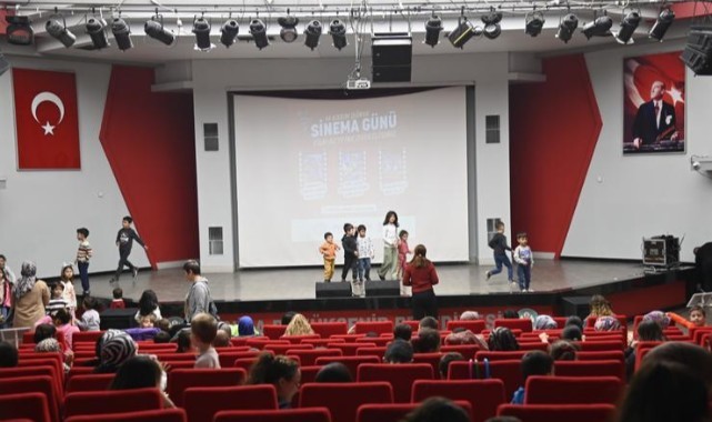 Büyükşehir Çocuklar ve Yetişkinlere Sinema Keyfi Yaşattı!
