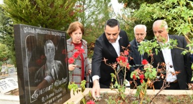 Çiğli Belediyesi Önceki Dönem Belediye Başkanı Ensari Bulut, mezarı başında anıldı