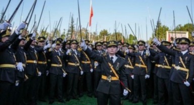 Teğmenlerin ihraç istemi ile YDK toplantısı ertelendi