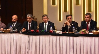 Ahmet Davutoğlu'ndan çok konuşulacak AKP itirafı