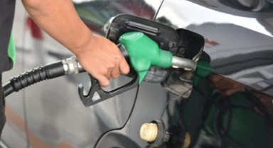 Akaryakıtta tabelalar değişti: Motorinde indirim
