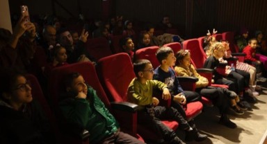 Balçovalı çocukların tiyatro keyfi