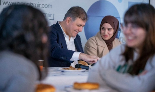 Başkan Tugay: Gençler isterse dünyayı değiştirebilir