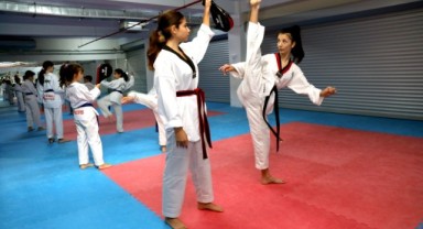 Bayraklı’da kış spor okullarına yoğun ilgi