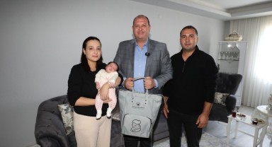 Bebeklere İlk Hediye Menderes Belediyesi’nden