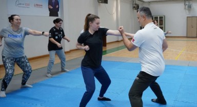 Bornova’da kadına karşı şiddetle mücadeleye destek