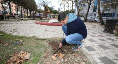 Menderes Belediyesi parklarda yenileme çalışması başlattı