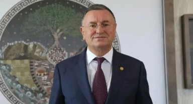 Eski Hatay Büyükşehir Belediye Başkanı Lütfü Savaş CHP'den ihraç edildi