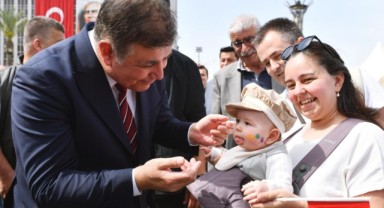 İzmirli kadınların “Anne Kart” mutluluğu