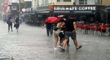 İzmirliler dikkat: Kuvvetli sağanak uyarısı!